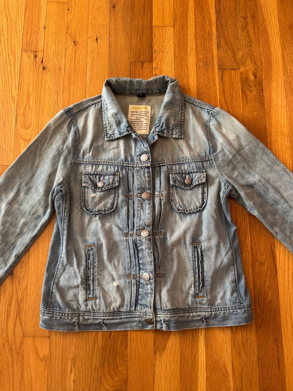 J.Crew Distressed Denim Trucker Jacket Size Medium Light Wash GUC